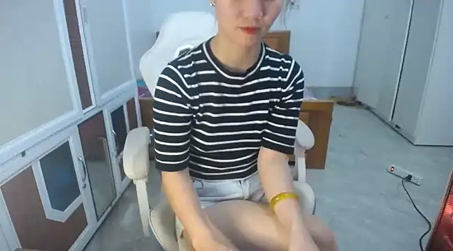 Snapshot of Susu204 chatting on 03/08/25, 02:08 Susu204 online show from 03/08/25, 02:08