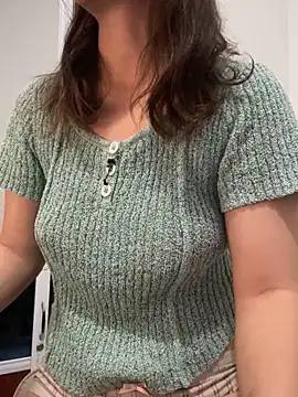 Snapshot of Susu204 chatting on 11/05/25, 08:47 Susu204 online show from 11/05/25, 08:47