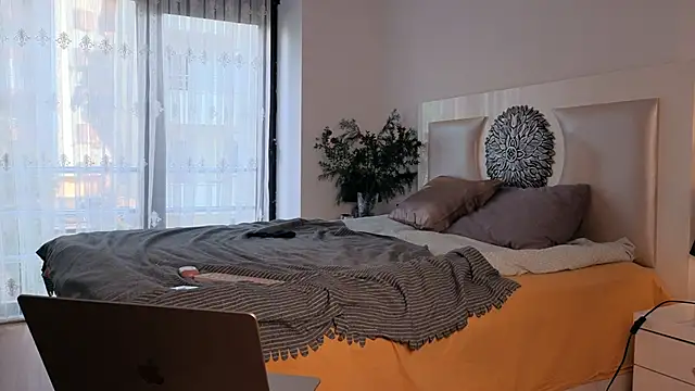 my lina online show from 01/09/25, 01:35