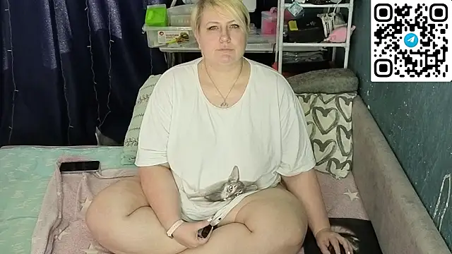 Snapshot of CuteHanna chatting on 04/03/26, 01:09 CuteHanna online show from 04/03/26, 01:09