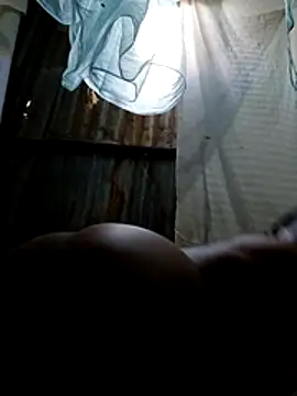 Snapshot of petitebaby001 chatting on 02/14/26, 06:54 petitebaby001 online show from 02/14/26, 06:54