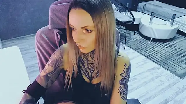 InesGold online show from 04/12/26, 03:39