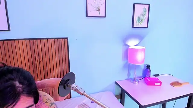 zyle boobs online show from 10/30/25, 12:50