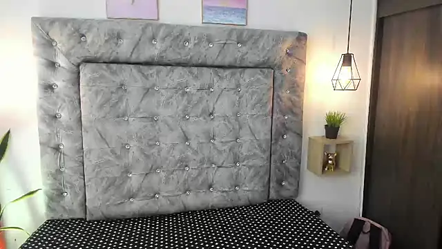 Snapshot of sweet_abby1 chatting on 03/14/25, 12:18 sweet abby1 online show from 03/14/25, 12:18