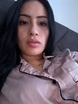 Sara luna  online show from 12/17/24, 01:27