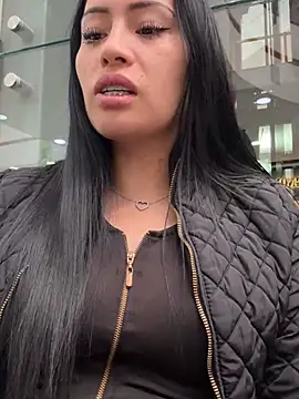 Sara luna  online show from 01/06/25, 04:02