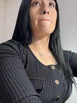 Sara luna  online show from 02/27/25, 03:15