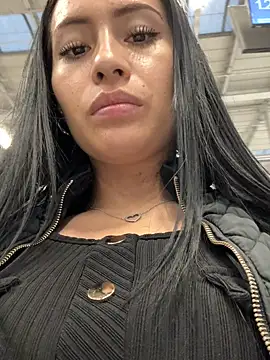 Sara luna  online show from 03/01/25, 02:55