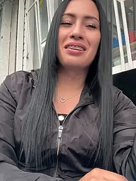 Sara luna  online show from 03/21/25, 10:39