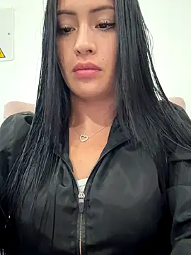 Sara luna  online show from 10/29/25, 12:35