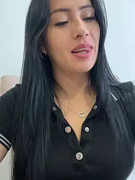 Snapshot of Sara_luna_ chatting on 07/16/26, 01:50 Sara luna online show from 07/16/26, 01:50