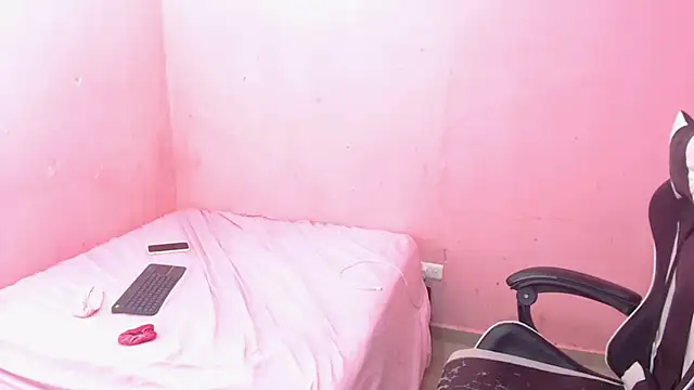 Snapshot of DEMI_LEED chatting on 02/11/25, 09:14 DEMI LEED online show from 02/11/25, 09:14