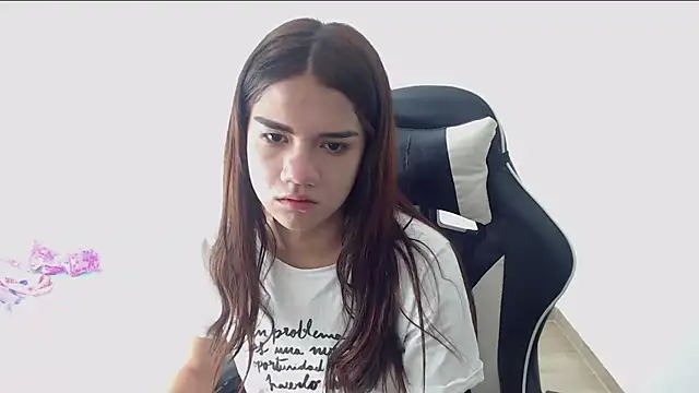 Snapshot of DEMI_LEED chatting on 03/06/25, 01:24 DEMI LEED online show from 03/06/25, 01:24