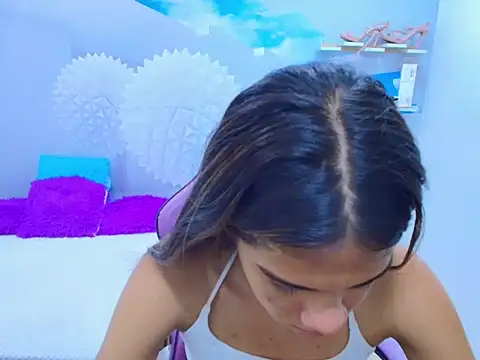 Snapshot of DEMI_LEED chatting on 09/15/25, 11:43 DEMI LEED online show from 09/15/25, 11:43