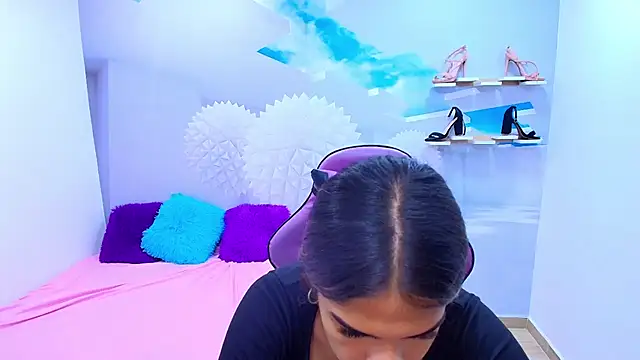 Snapshot of DEMI_LEED chatting on 10/03/25, 11:29 DEMI LEED online show from 10/03/25, 11:29