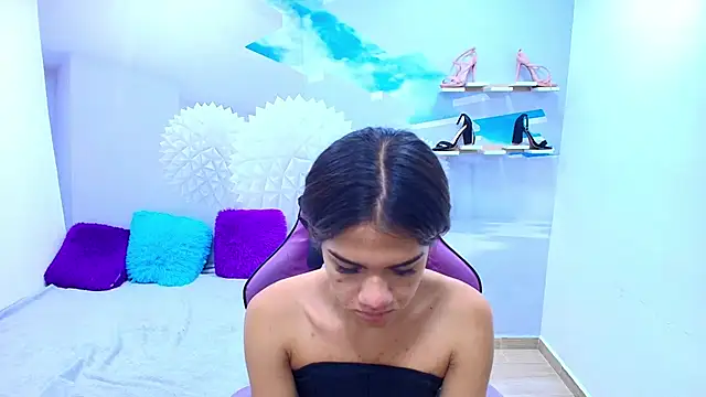 Snapshot of DEMI_LEED chatting on 10/09/25, 11:19 DEMI LEED online show from 10/09/25, 11:19