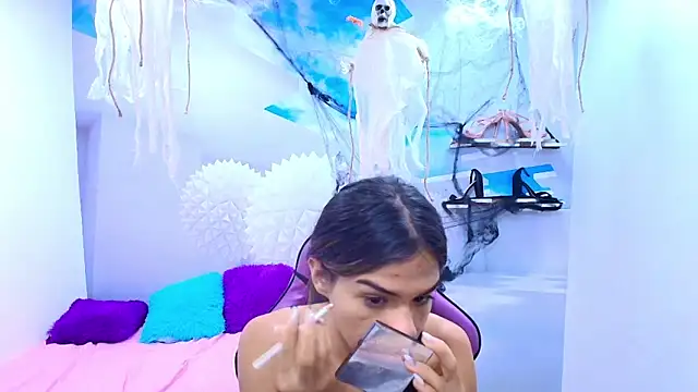 Snapshot of DEMI_LEED chatting on 10/14/25, 12:50 DEMI LEED online show from 10/14/25, 12:50