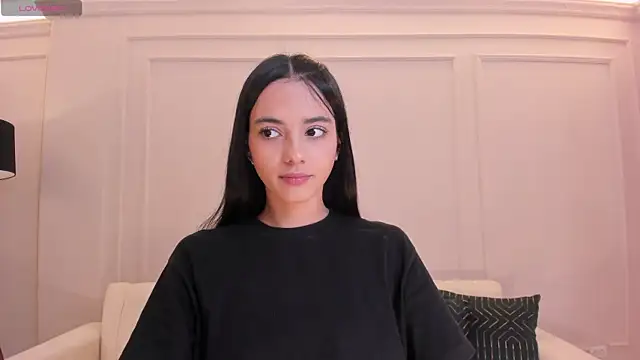 Snapshot of HannahJamesX chatting on 12/07/24, 06:26 HannahJamesX online show from 12/07/24, 06:26