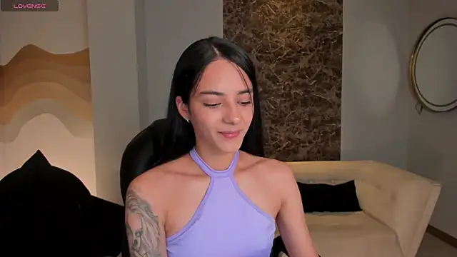 Snapshot of HannahJamesX chatting on 01/18/25, 06:53 HannahJamesX online show from 01/18/25, 06:53