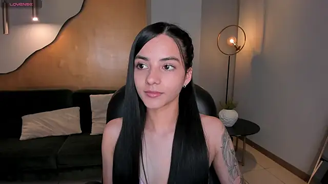 Snapshot of HannahJamesX chatting on 01/20/25, 07:57 HannahJamesX online show from 01/20/25, 07:57