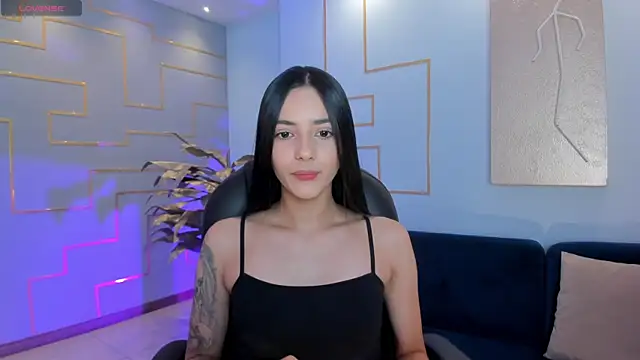 Snapshot of HannahJamesX chatting on 02/07/25, 06:45 HannahJamesX online show from 02/07/25, 06:45