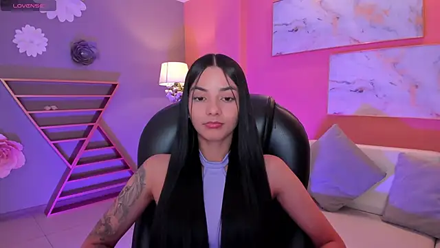 Snapshot of HannahJamesX chatting on 02/18/25, 10:25 HannahJamesX online show from 02/18/25, 10:25