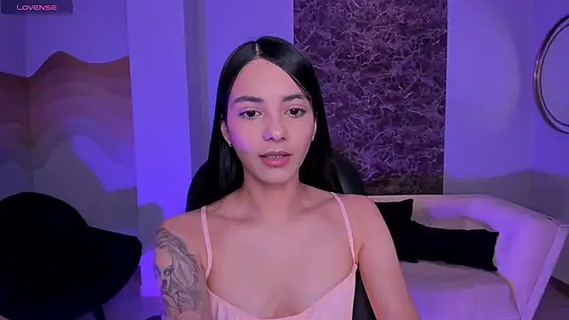 Snapshot of HannahJamesX chatting on 02/26/25, 06:43 HannahJamesX online show from 02/26/25, 06:43