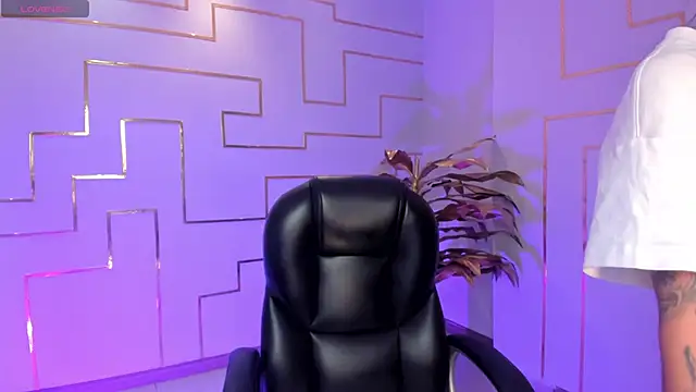 Snapshot of HannahJamesX chatting on 09/08/25, 05:45 HannahJamesX online show from 09/08/25, 05:45