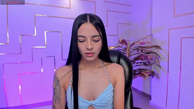 Snapshot of HannahJamesX chatting on 09/09/25, 05:45 HannahJamesX online show from 09/09/25, 05:45