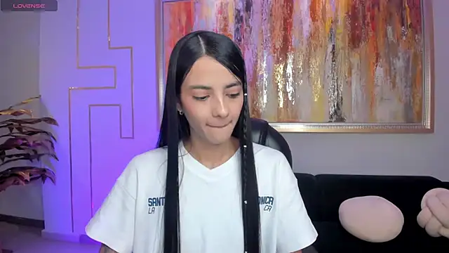 Snapshot of HannahJamesX chatting on 09/10/25, 05:35 HannahJamesX online show from 09/10/25, 05:35