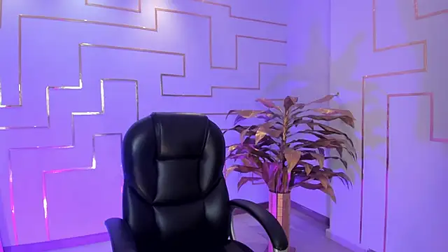 Snapshot of HannahJamesX chatting on 09/11/25, 05:57 HannahJamesX online show from 09/11/25, 05:57