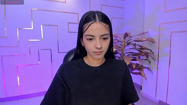 Snapshot of HannahJamesX chatting on 09/12/25, 05:57 HannahJamesX online show from 09/12/25, 05:57