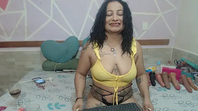 Snapshot of Lena_lawson chatting on 12/22/25, 06:43 Lena lawson online show from 12/22/25, 06:43