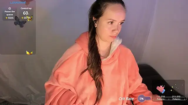 Snapshot of milysauria1 chatting on 01/18/25, 12:04 milysauria1 online show from 01/18/25, 12:04