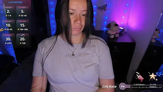Snapshot of milysauria1 chatting on 10/24/25, 11:17 milysauria1 online show from 10/24/25, 11:17