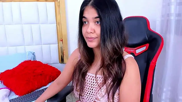 Snapshot of MadelineJackson chatting on 12/14/24, 03:07 MadelineJackson online show from 12/14/24, 03:07