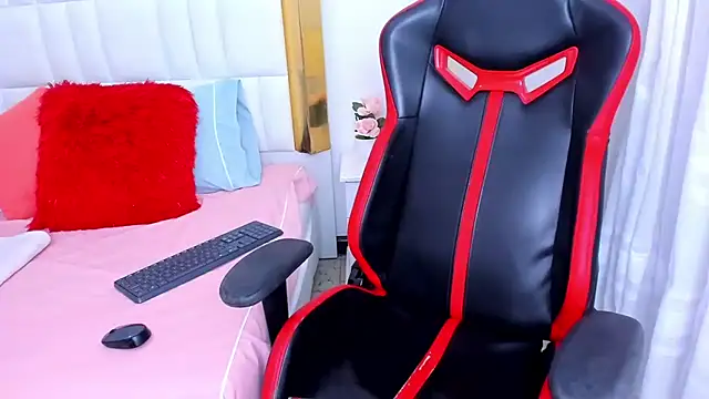 Snapshot of MadelineJackson chatting on 03/05/25, 11:49 MadelineJackson online show from 03/05/25, 11:49