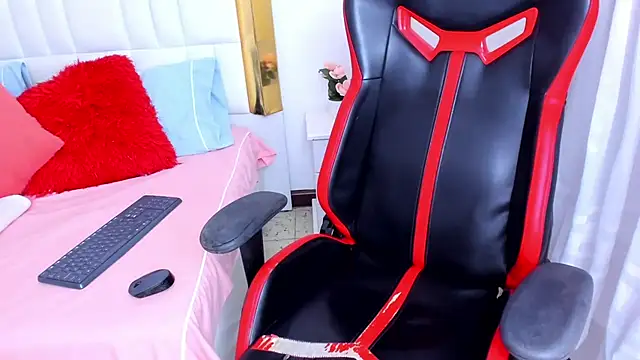 Snapshot of MadelineJackson chatting on 03/23/25, 12:04 MadelineJackson online show from 03/23/25, 12:04