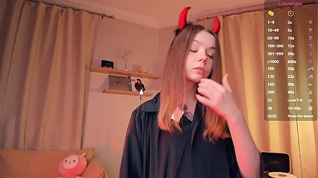 Snapshot of DominikaElis chatting on 03/13/26, 08:04 DominikaElis online show from 03/13/26, 08:04