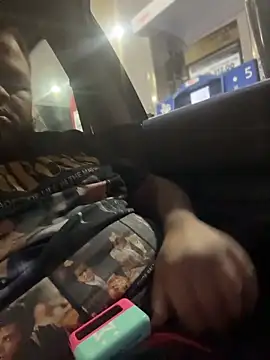 Snapshot of papijusto chatting on 10/31/25, 07:20 papijusto online show from 10/31/25, 07:20