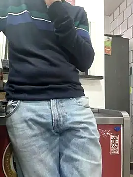 PublicNoFace online show from 01/20/25, 01:21