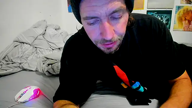 Snapshot of cloudyystar666 chatting on 11/29/25, 09:45 cloudyystar666 online show from 11/29/25, 09:45