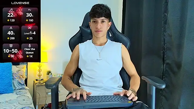 Snapshot of _CamiloBass chatting on 06/17/26, 08:32 CamiloBass online show from 06/17/26, 08:32