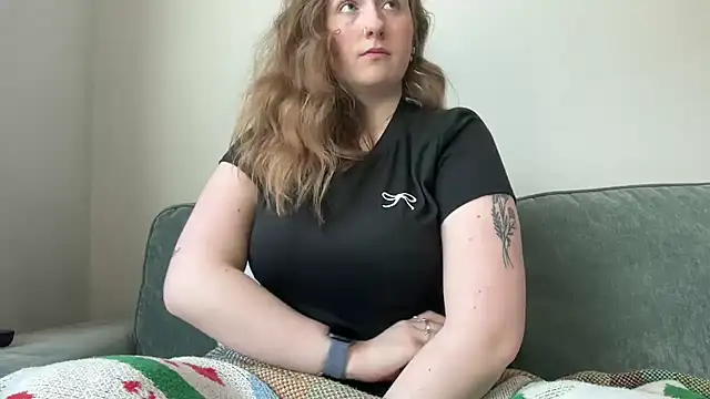 Snapshot of lilsbabyxo chatting on 04/05/26, 11:40 lilsbabyxo online show from 04/05/26, 11:40