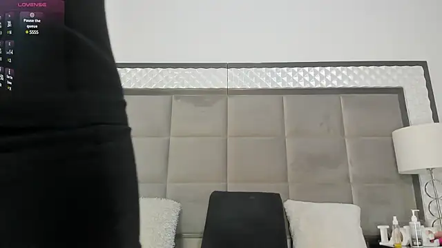 OliviaBurning online show from 03/06/25, 07:32