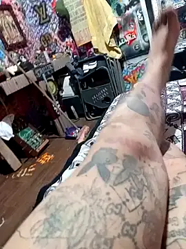 Snapshot of Hucharlyboym chatting on 09/12/25, 10:59 Hucharlyboym online show from 09/12/25, 10:59