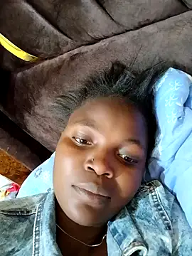 Snapshot of pretty_vivy chatting on 12/28/24, 09:09 pretty vivy online show from 12/28/24, 09:09