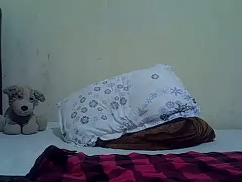 Snapshot of pretty_vivy chatting on 02/16/25, 07:27 pretty vivy online show from 02/16/25, 07:27