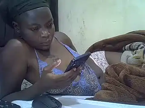 Snapshot of pretty_vivy chatting on 03/18/25, 05:41 pretty vivy online show from 03/18/25, 05:41