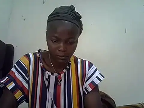 Snapshot of pretty_vivy chatting on 03/18/25, 09:52 pretty vivy online show from 03/18/25, 09:52